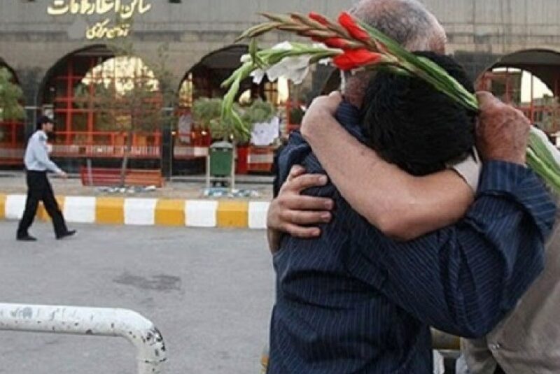 کمک ۴۰۰ میلیونی مردم، یک کارگرزندانی غیرعمد را به آغوش خانواده بازگرداند.