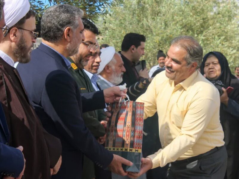 تقدیر از مدیراجرایی سابق و ۳ تن از پرسنل زحمتکش شهرک صنعتی جهان آباد
