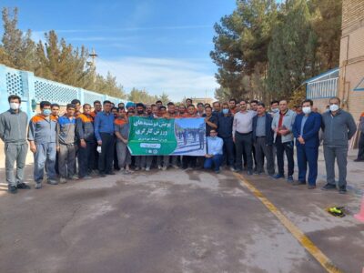 استقبال گسترده کارگران کارخانه کاشی خیام از المپیاد ورزش کارگری + گزارش تصویری