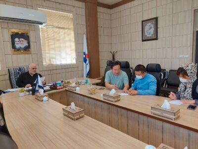 نشست مهندس ماندگاری با سرمایه گذاران چینی جهت احداث نیروگاه خورشیدی