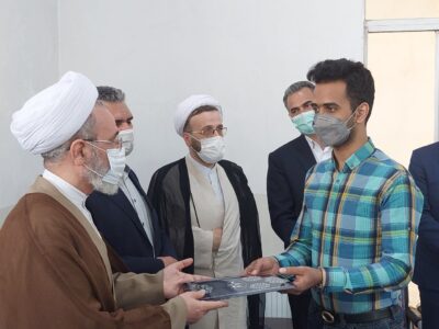 تعدادی از نمایندگان تشکل های کارگری شهرستان میبد با آیت الله اعرافی دیدار و گفت و گو کردند.