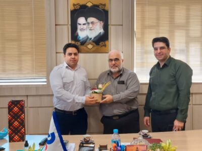 تقدیر ازپرستاران مرکزفوریت های پزشکی شهید خالقیه شهرک صنعتی به مناسبت تولد حضرت زینب(س)