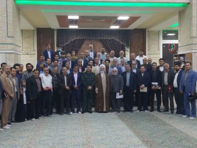 نشست فرماندهان جنگ اقتصادی شهرستان با آیت الله اعرافی از دریچه دوربین