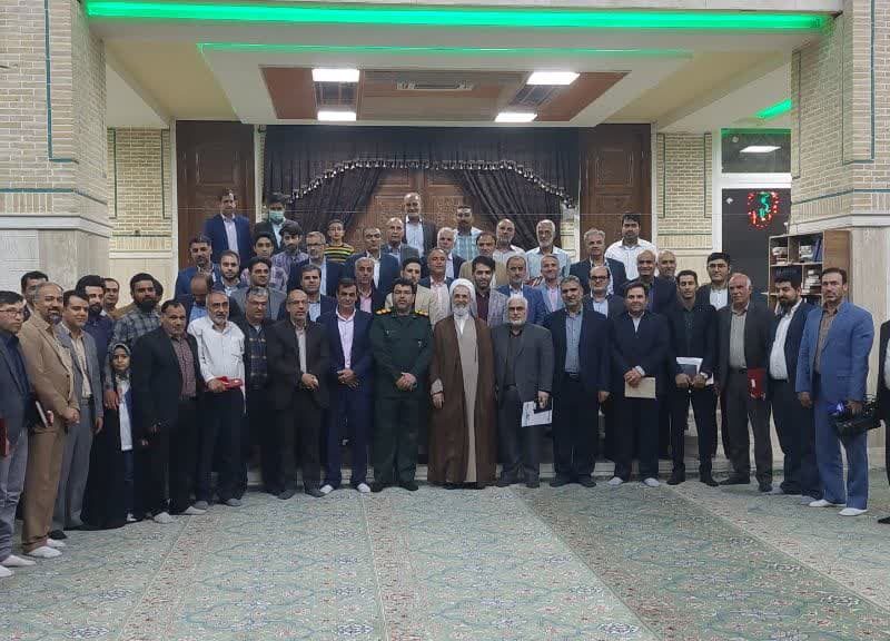 نشست فرماندهان جنگ اقتصادی شهرستان با آیت الله اعرافی از دریچه دوربین