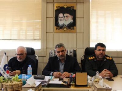 فرمانده سپاه ناحیه میبد:باید دست کارگر و کارفرما را بوسید