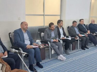 آیت الله اعرافی خطاب به استاندار و مدیران کل استان: کمک های استان کافی نیست، گره های صنعت میبد را باز کنید.