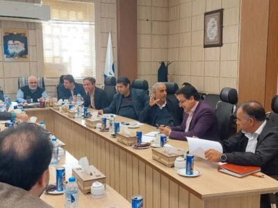 اولین نشست کمیته آینده پژوهی صنعت شهرستان میبد با صاحبان صنایع شیمیایی و پلیمری+گزارش تصویری