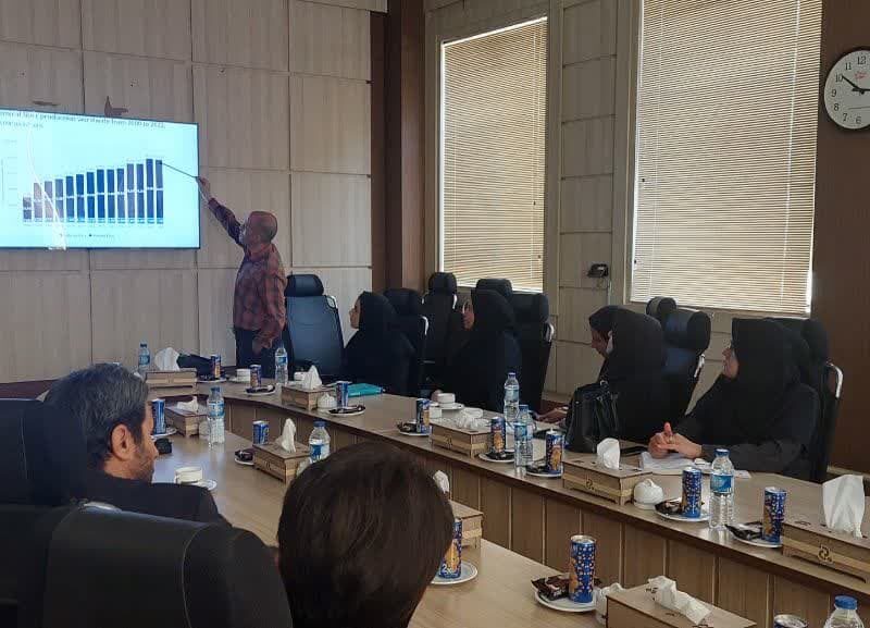 اولین جلسه آینده پژوهی صنعت میبد در حوزه نساجی برگزار شد+تصاویر
