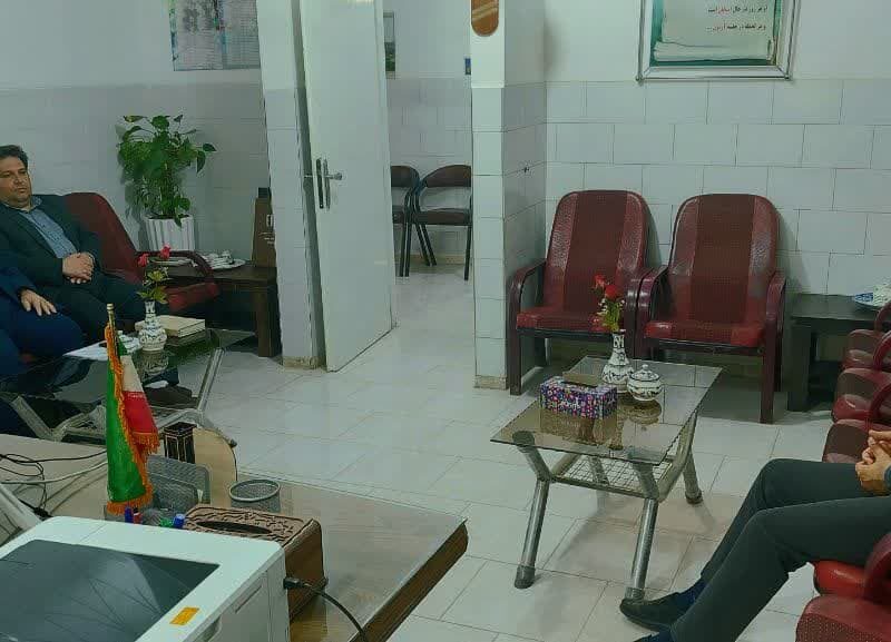 نشست صمیمانه مدیرعامل شهرک صنعتی جهان آباد، رئیس اداره بهزیستی ورئیس اداره تعاون کار ورفاه اجتماعی با سرپرست جدید شبکه بهداشت و درمان شهرستان
