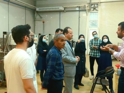 بازدید اعضای هسته مرکزی شورای مخاطرات محیط زیست و تغییر اقلیم شهرستان میبد از چند کارخانه لعاب‌سازی+ گزارش تصویری