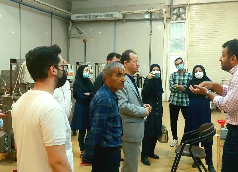 بازدید اعضای هسته مرکزی شورای مخاطرات محیط زیست و تغییر اقلیم شهرستان میبد از چند کارخانه لعابسازی+ گزارش تصویری